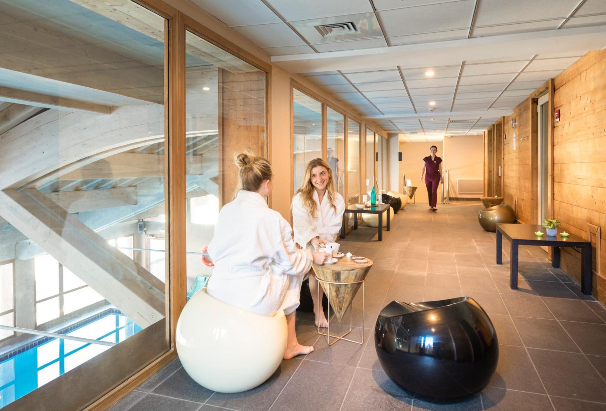 Hotel Club Mmv Les 2 Domaines La Plagne Exteriör bild
